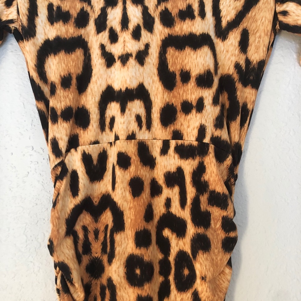 Leopard Dress 🐆 - Picture 6 of 8